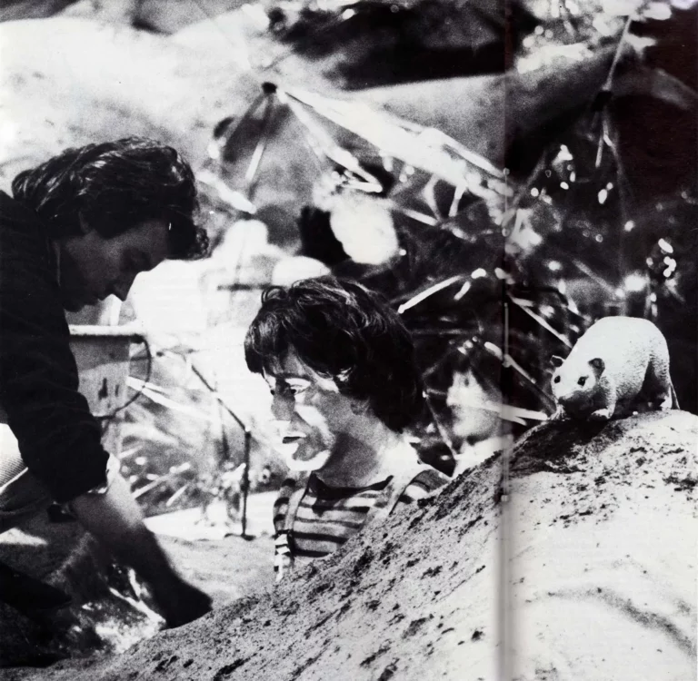 Le zoo imaginaire - Jean-Vincent Lombard dans son "zoo" - Nouveau théâtre de Bourgogne - Photo Gérard Cerles