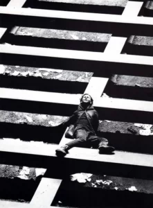 CHUTES de Gregory Motton, scénographie de Daniel Jeanneteau. Photo M. Jacquelin.