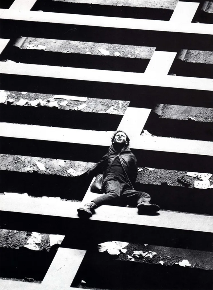 CHUTES de Gregory Motton, scénographie de Daniel Jeanneteau. Photo M. Jacquelin.