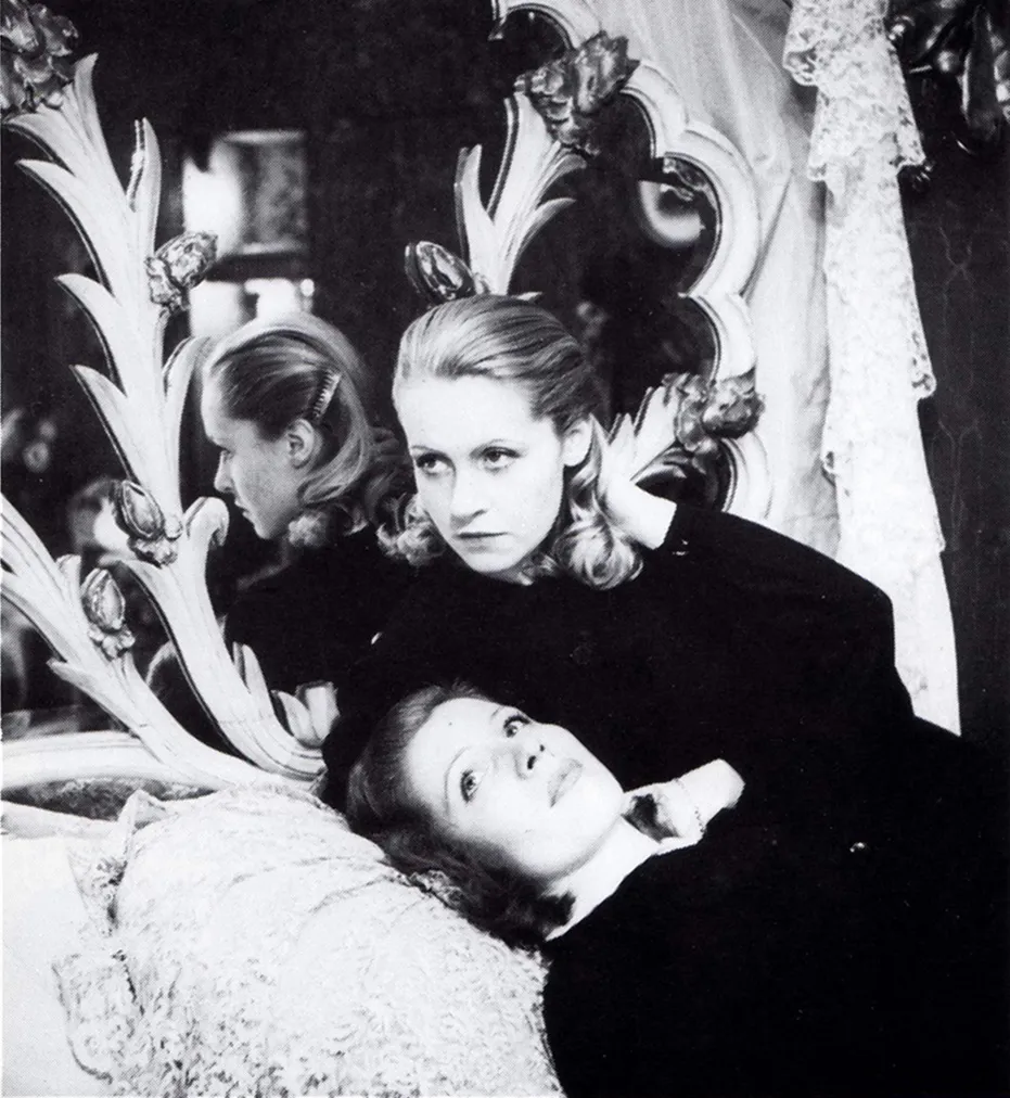 Yvette Etiévant, Monique Mélinand