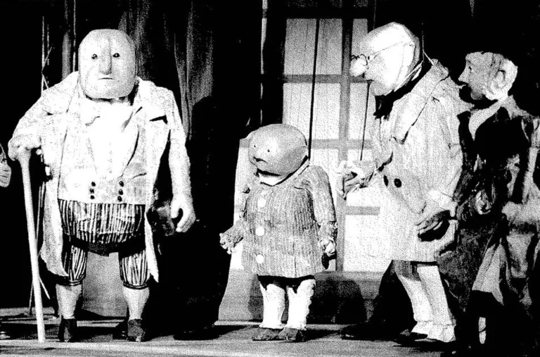 RAILLERIE, SATIRE, IRONIE ET SIGNIFICATION PROFONDE de Christian Dietrich Grabbe, mise en scène Émilie Valantin, 1998. Photos Brigitte Enguerand.