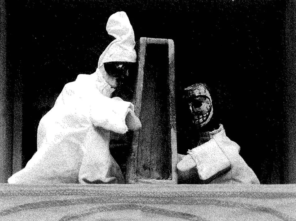 POLICHINELLE ET LA MORT, mise en scène Bruno Leone, 2000.