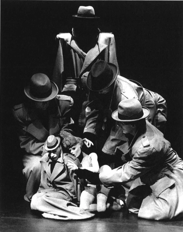 DÉRIVES, mise en scène Philippe Genty, 1989. Photo Florian Tiedje.