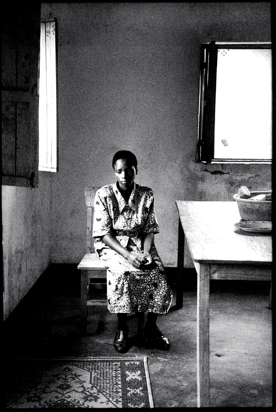 Jeannette, 17 ans, Rwanda, Nyamata, août 1999. 
Photo Raymond
Depardon, Agence Magnum.