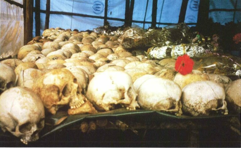 Site génocidaire, N’tamara, juillet 1997. Photo Groupov.