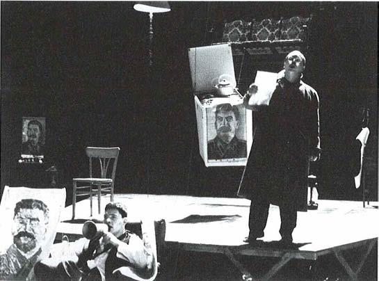 François Sikivie, Jacques Delcuvellerie, KONIEC. Photo Lou Hérion.