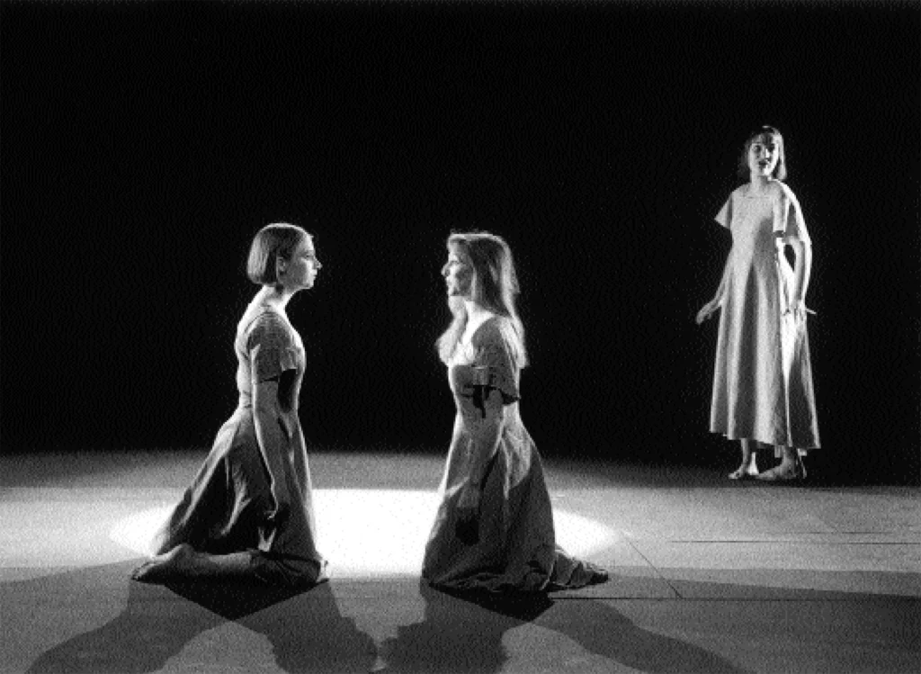 Anne Beaupain, Muriel Clairembourg et Cécile Henry dans AGLAVAINE ET SÉLYSETTE, mise en scène de Julien Roy. Photos de répétition Marcel Vanhulst.