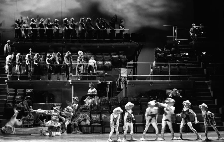 PLATÉE de Jean-Philippe Rameau, mise en scène de Laurent Pelly. Photo Colette Masson.