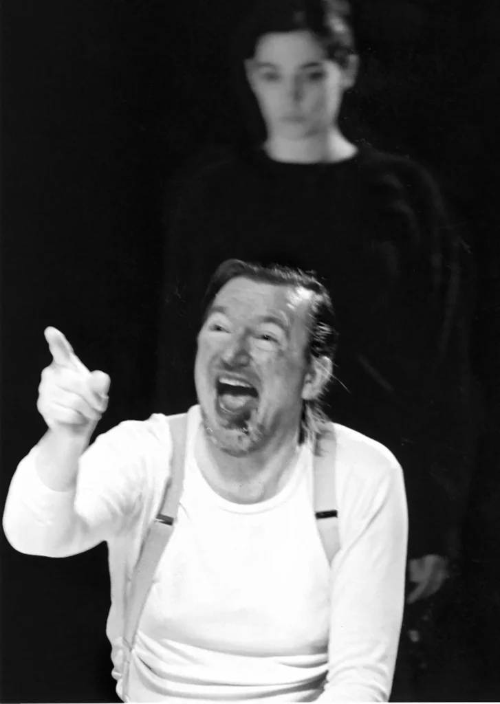 François Chattot dans TRACTEUR d’Heiner Müller, mise en scène d’Irène Bonnaud. Photo Mario del Cuerto.