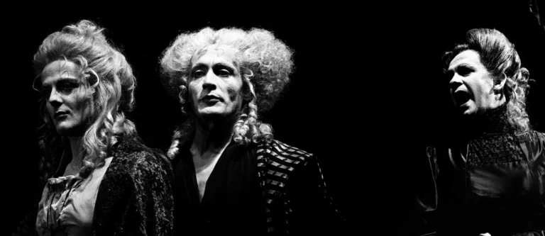 Grégoire Oestermann, Didier Sandre et Hubert Saint Macari dans MADAME DE SADE de Mishima, mise en scène Sophie Loucachevsky, TNC ( ???), 1986. Photo Agence Bernand.