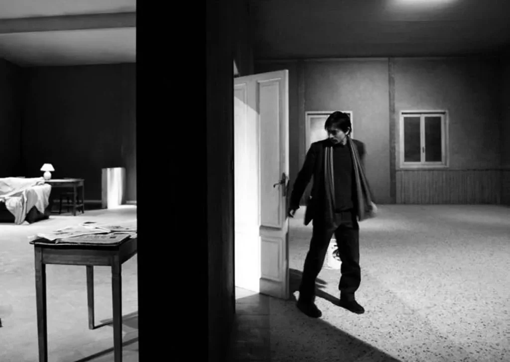 Luigi Lo Cascio dans IL SILENZIO DEI COMUNISTI de Vittorio Foa, Miriam Mafai et Alfredo Reichlin, mise en scène Luca Ronconi, Piccolo Teatro, Milano, 2006. Photo Marcello Norberth.