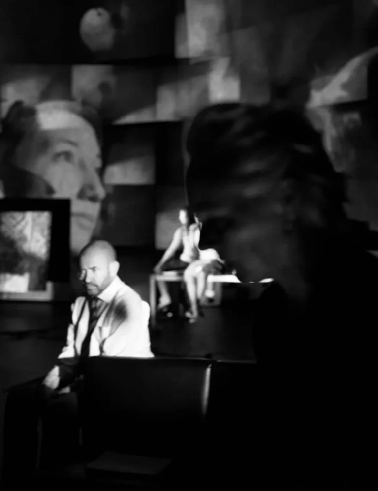 Dirk Roofthooft dans MEFISTO FOR EVER de Tom Lanoye, mise en scène Guy Cassiers. Photo Koen Broos.