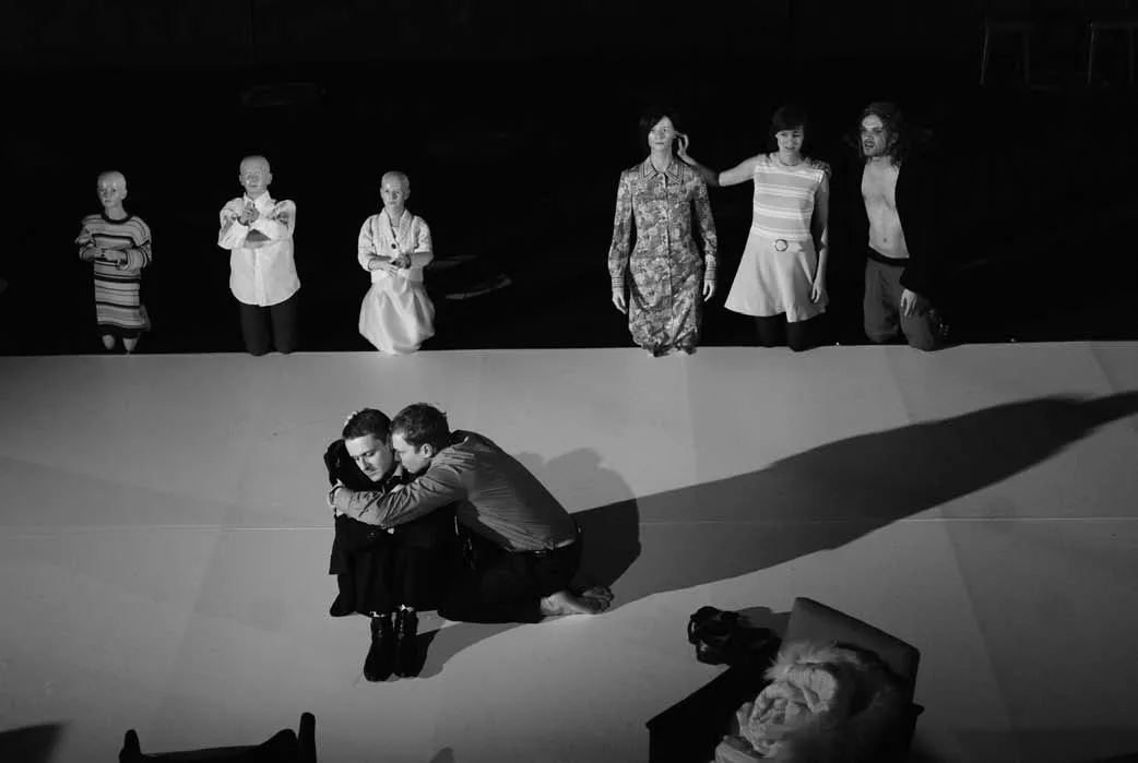 ANGELS IN AMERICA de Tony Kushner, mise en scène Krzysztof Warlikowski. Photo Stefan Okolowicz.