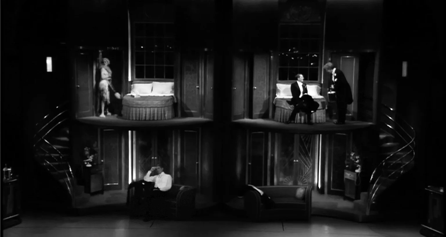 Rachel York, Michael Nouri, Tony Roberts et Julie Andrews dans VICTOR / VICTORIA de Blake Edwards, Broadway, 1995. Photo Victor/ Victoria Company.