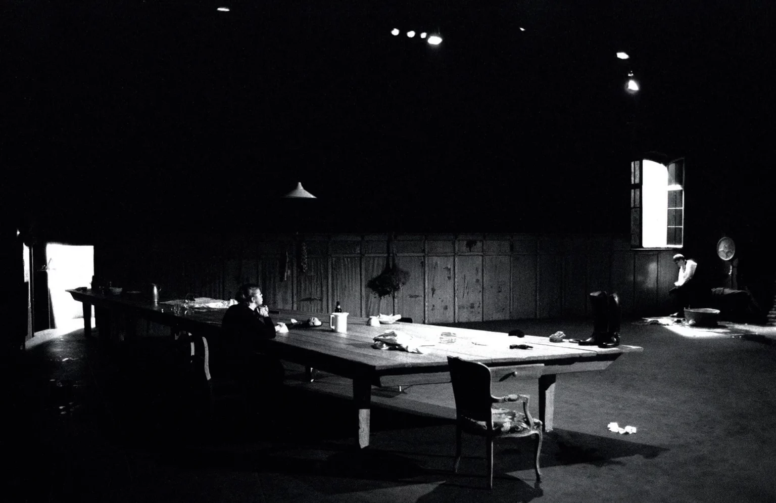 Dominique Grosjean et Marc Schreiber dans MADEMOISELLE JULIE d’August Strindberg. Photo Danièle Pierre.