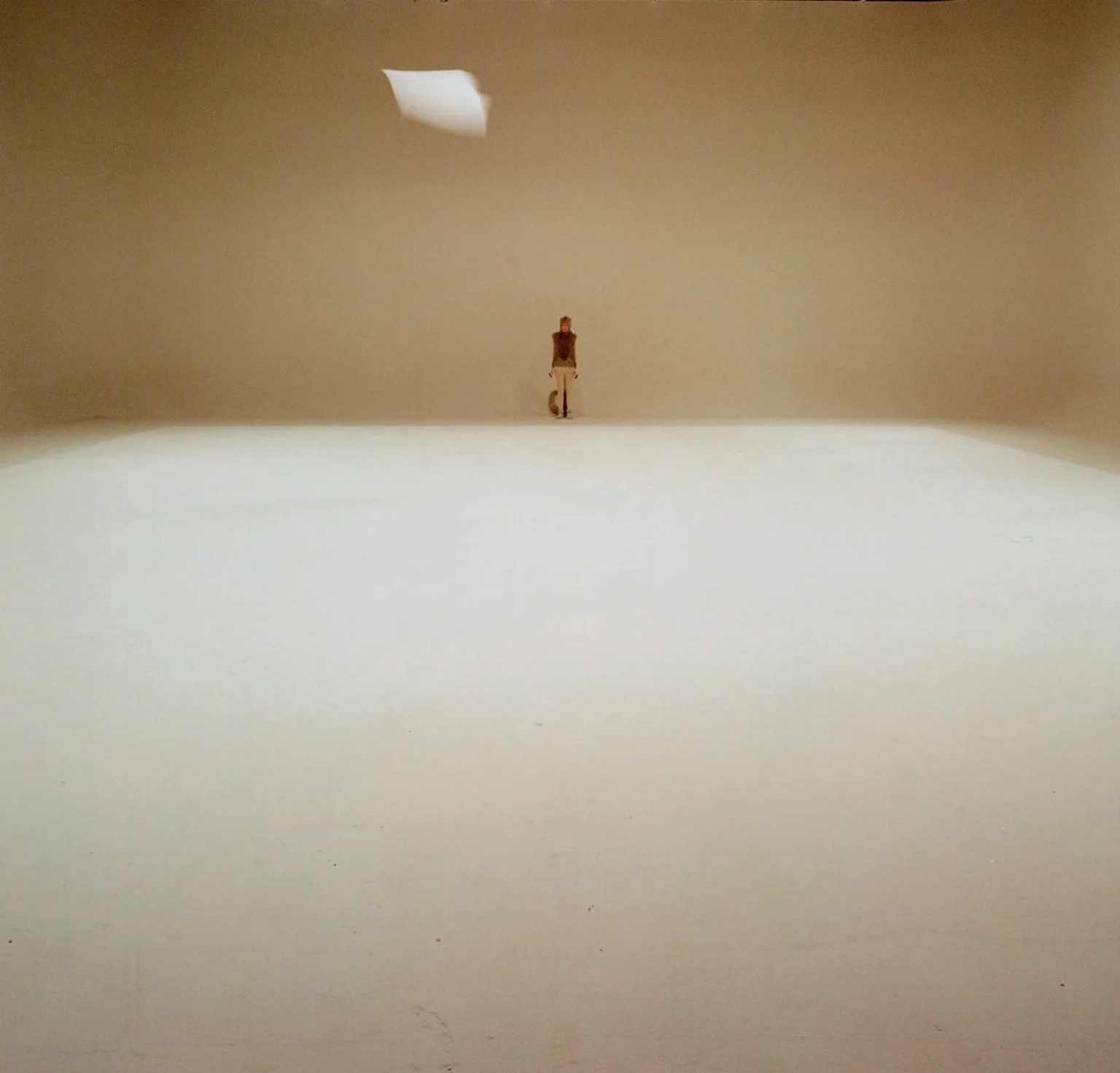 Véronique Dumont dans TABLE DES MATIÈRES, écriture et mise en scène Martine Wijckaert. Photo Marie-Françoise Plissart.