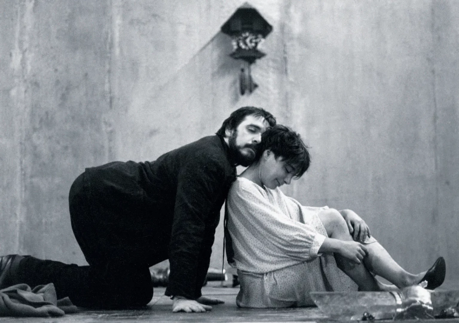 Patrick Descamps et Yvette Poirier dans LA THÉORIE DU MOUCHOIR, écriture et mise en scène Martine Wijckaert. Photo Archives et musée de la littérature.