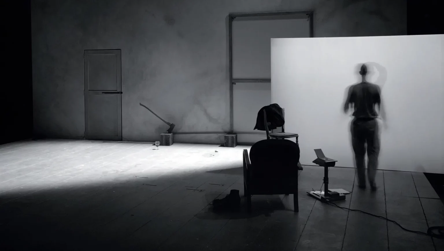 NATURE MORTE, écriture et mise en scène Martine Wijckaert. Photo Marie-Françoise Plissart.