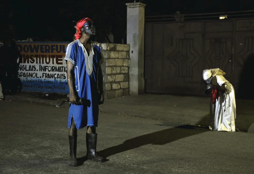 Vladimir Delva et Jenny Cadet dans Kafou Twaka de Faubert Bolivar, une création de la Brigade d’intervention théâtrale (BIT-Haïti), Maison Chenet, Festival Quatre Chemins, 2013. Photo Fabienne Douce, FOKAL.