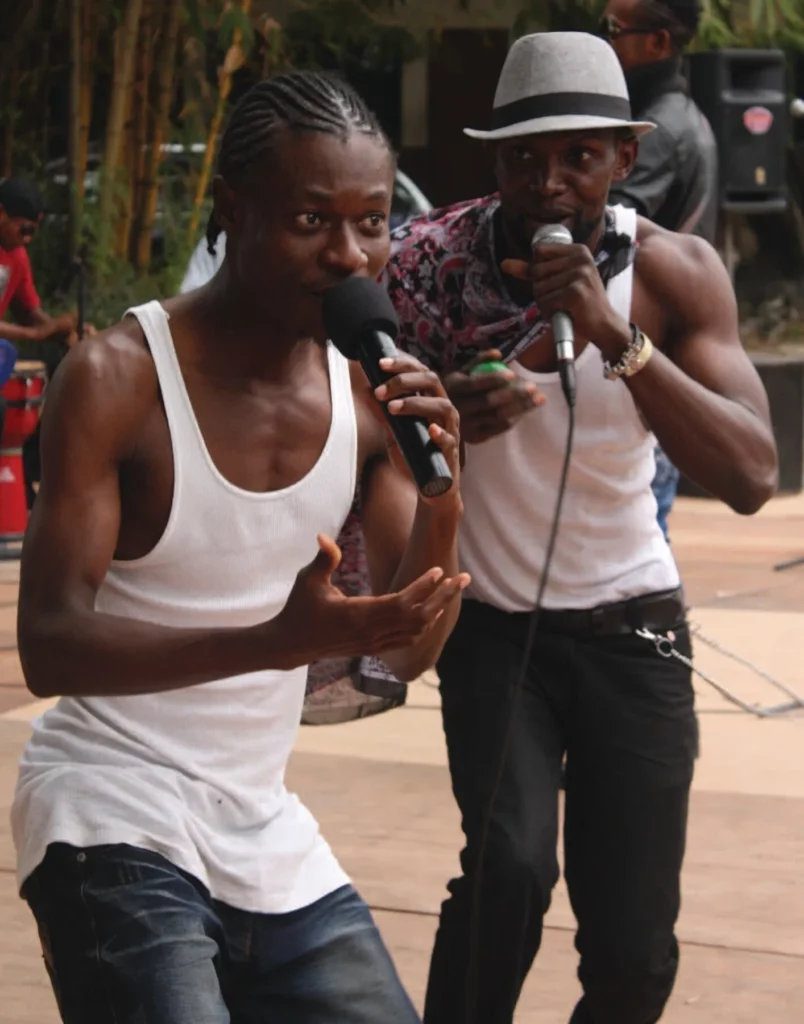 Bule Mpanya et Russel Tshiebua, répétition de Coup fatal à Kinshasa, 2013. Photo Éric De Mildt.
