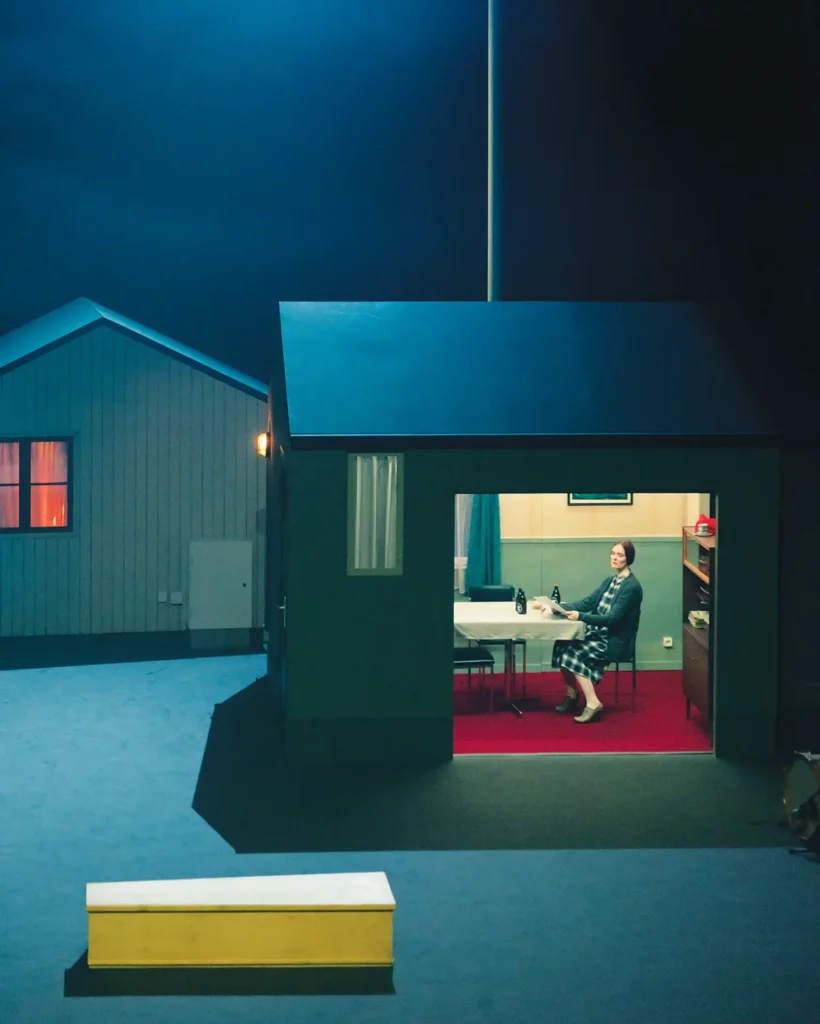 Anne-Pascale Clairembourg dans Tristesses d’Anne-Cécile Vandalem, Das Fräulein (Kompanie), Théâtre de Liège, 2016. Photo Christophe Engels.