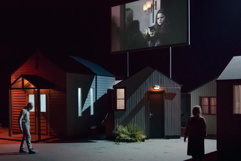 Pierre Kissling et Françoise Vanhecke dans Tristesses d’Anne-Cécile Vandalem, 2016. Photo Phile Deprez.
