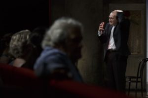 "Des arbres à abattre" Photo © Christophe Raynaud de Lage