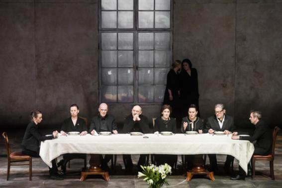 "Place des héros". Photo © D.Matvejevas / Lithuanian National Drama Theatre