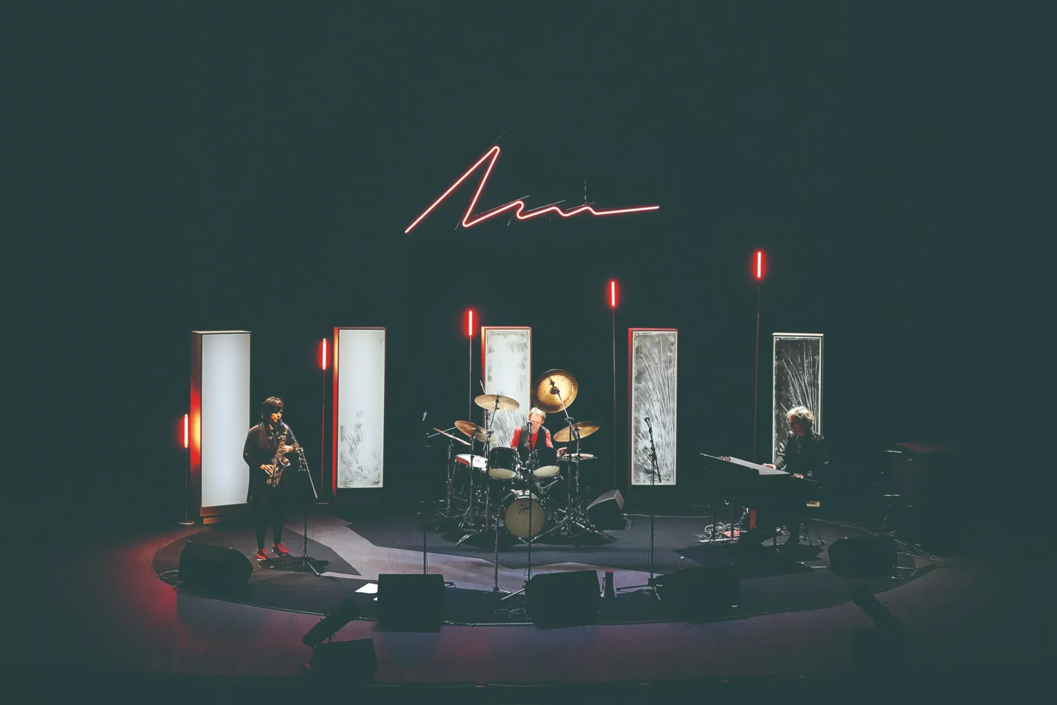 Géraldine Laurent, Simon Goubert et Emmanuel Bex, La chose commune, texte et mise en scène David Lescot, 2017. Photo Christophe Raynaud de Lage.