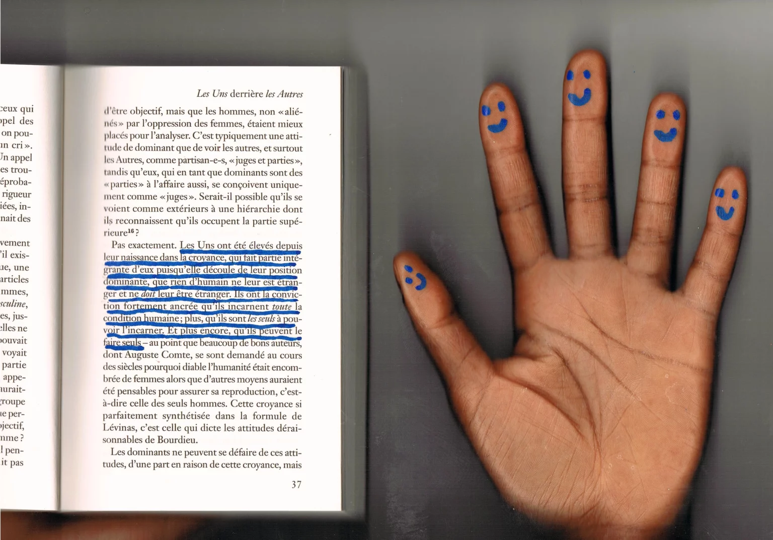 Tiré de Christine Delphy, Classer, dominer – qui sont les « autres », La Fabrique éditions, 2008. Montage-photo de Sophie Sénécaut réalisé pour Alternatives théâtrales en 2017. Crédit Sophie Sénécaut.