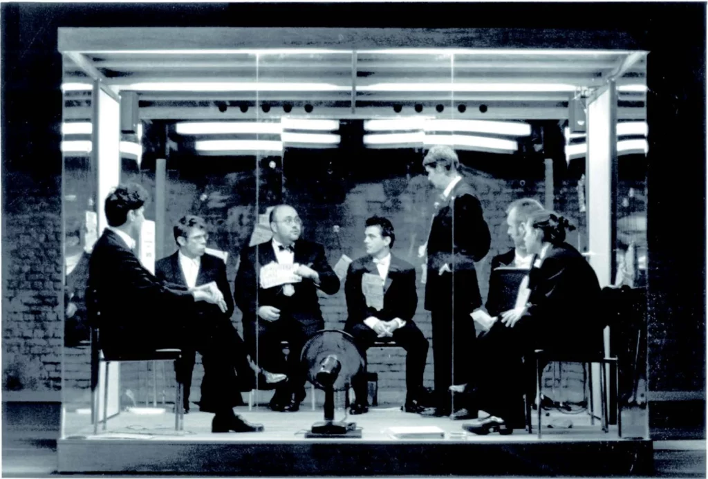 Pierre Sartenaer, Rudi Bekaert, Stéphane Olivier, Bernard Breuse, Mieke Verdin, Guy Dermul et Circé Lethem dans Ja ja maar nee nee de Rudi Bekaert, mise en scène Dito’Dito & Transquinquennal, 1997. Photo Herman Sorgeloos.