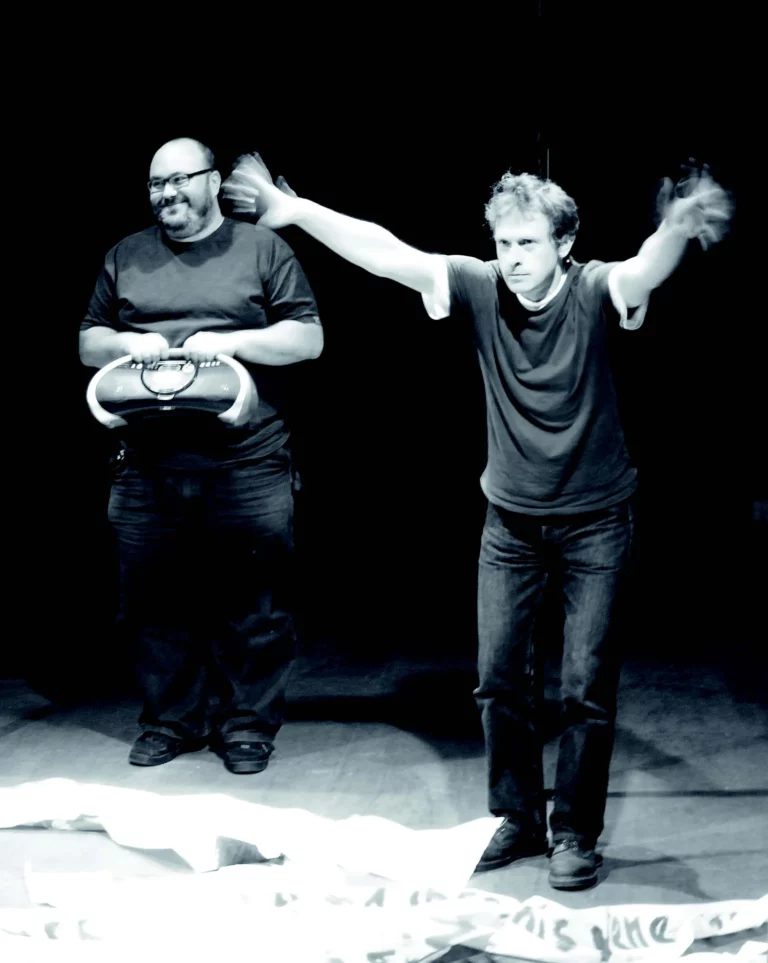 Stéphane Olivier et Miguel Decleire dans Blind Date de Transquinquennal, 2008. Photo Céline Renchon.