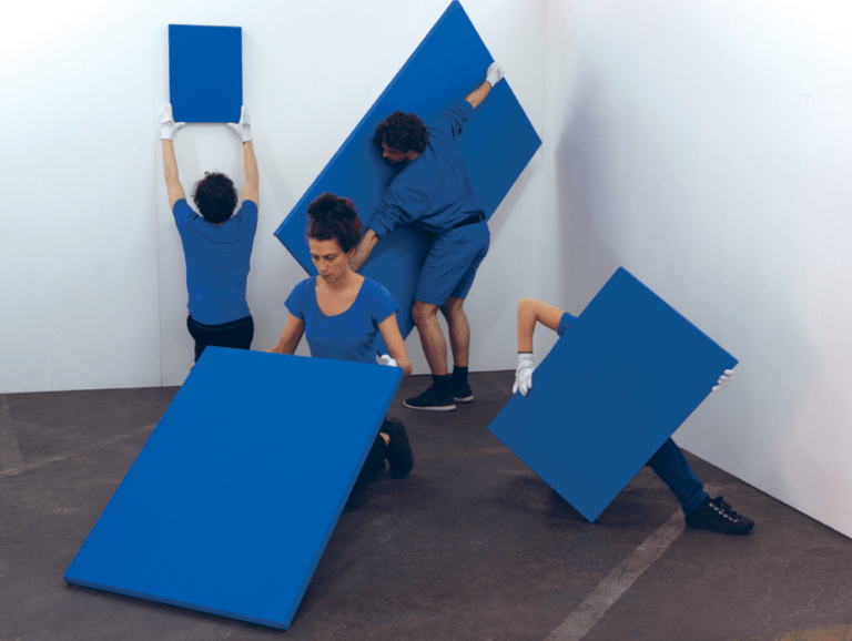 Bleu, performance de Mathieu Locquet avec Eva Honings, Julien Josse, Milton Paulo, Thomas Regnier, Marie Viennot.