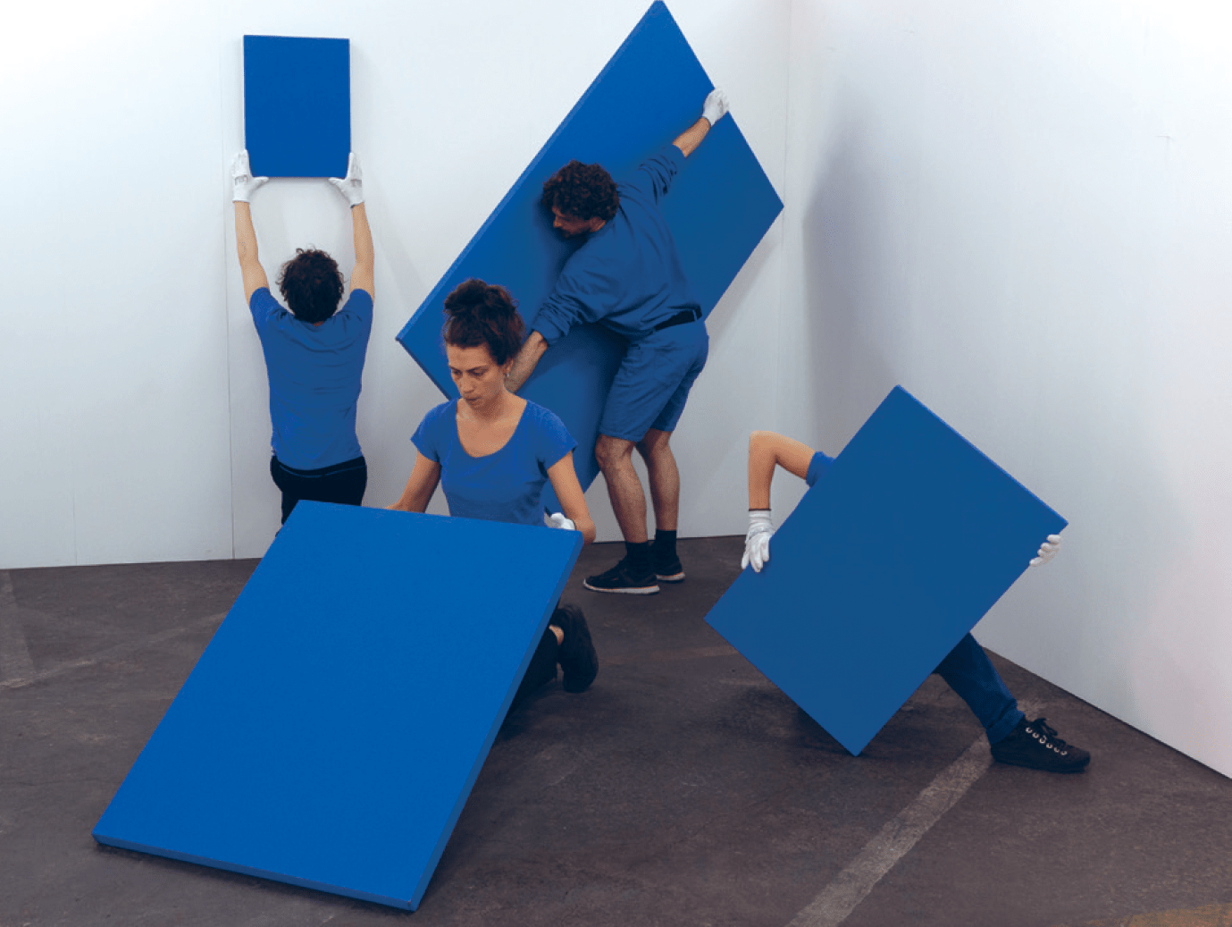 Bleu, performance de Mathieu Locquet avec Eva Honings, Julien Josse, Milton Paulo, Thomas Regnier, Marie Viennot.