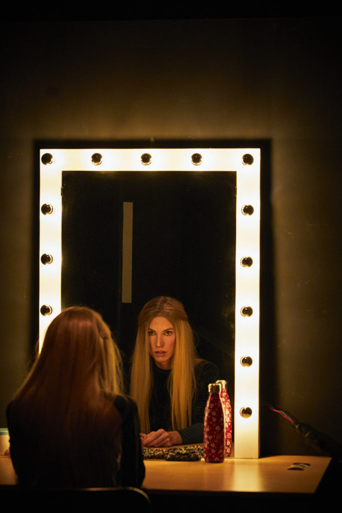Femme-miroir-Theatre-Ouvert-Blog-Alternatives-Theatrales