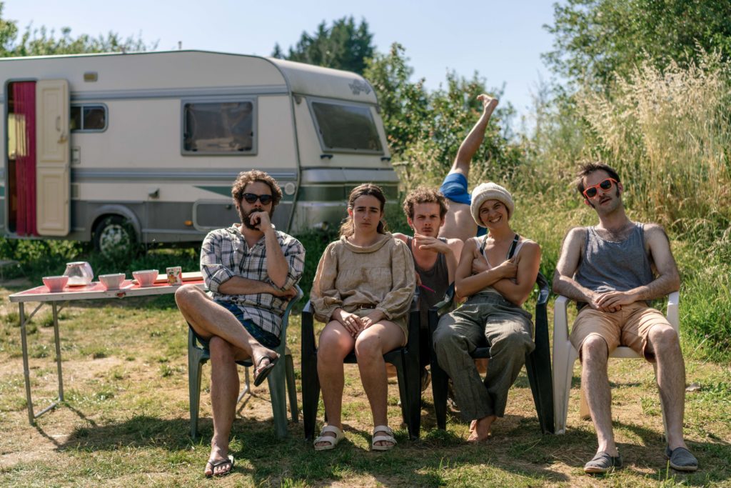 Collectif Greta Koetz, Nicolas Payet, Marie Alié, Sami Dubot, Léa Romagny et Antoine Herbulot. Photo prise par Thomas Dubot en juin 2020 à Salayrac.