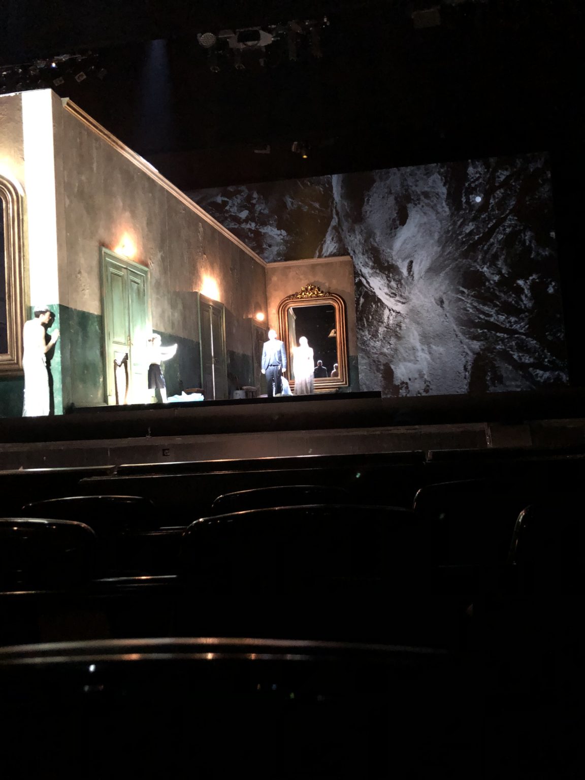 Le Château de Barbe-Bleue à l'Opéra de Lyon_Photo de Georges Banu_1