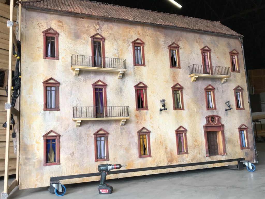 Pan de la scénographie du Barbier de Séville déclassée. Recyclerie Artstock, 2020. DR.