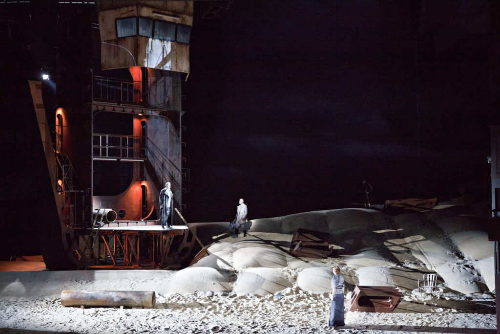 Le Vaisseau fantôme de Richard Wagner, mise en scène Àlex Ollé, Opéra de Lyon, 2014. Crédits Jean-Louis Fernandez.