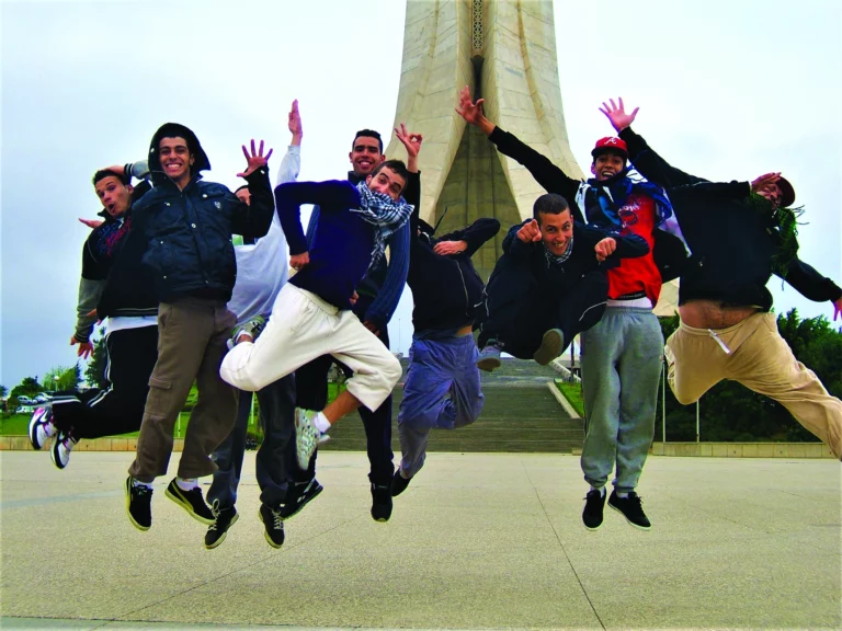 Les danseurs de Nya, chorégraphié par Sofiane Abou Lagraâ, Alger, 2010. Photo Thomas Hahn.