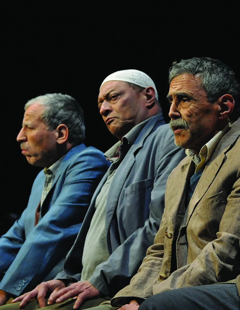 Kader Kada, Angelo Aybar et Lounès Tazaïrt dans Invisibles de Nasser Djemaï, Grenoble, 2011. Photo Philippe Delacroix.