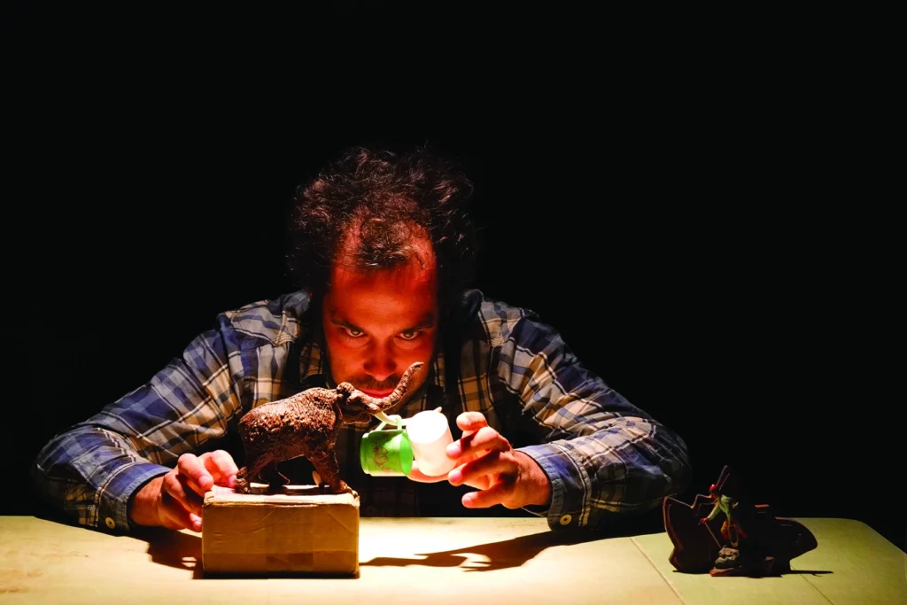 I Killed the Monster, interprétation et mise en scène de Gildwen Peronno/Cie RoiZIZO théâtre, création 2018. Photo Patrick Argirakis.