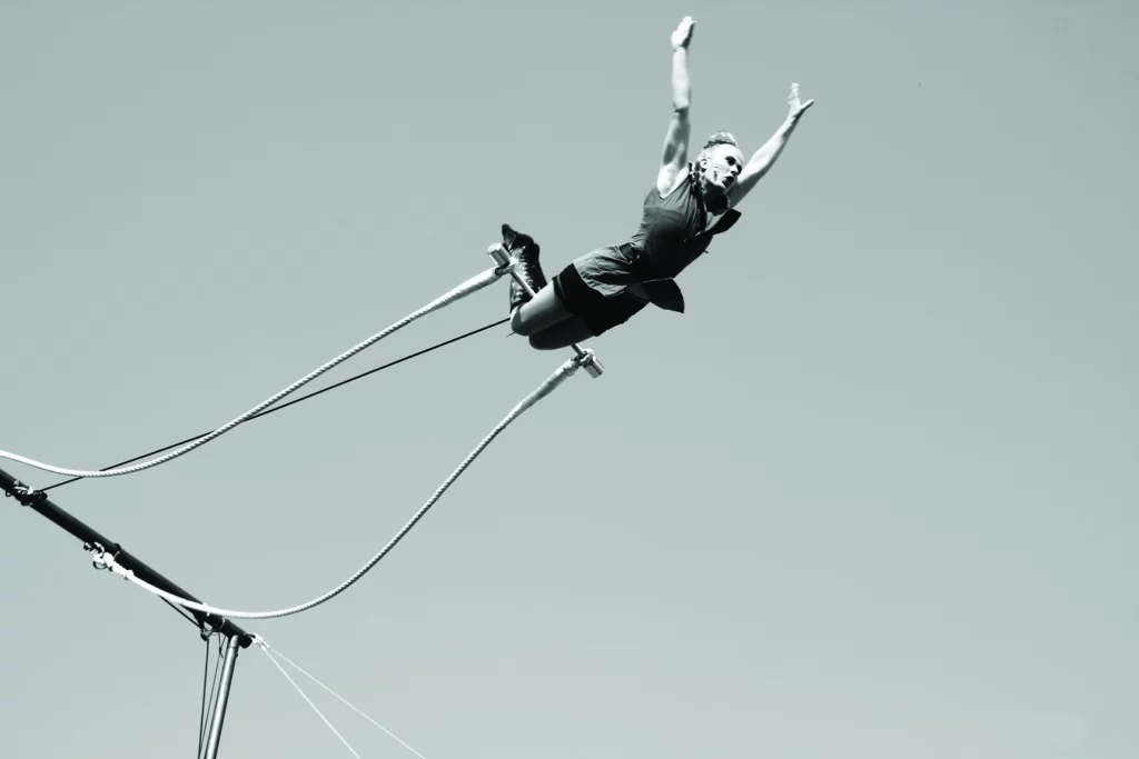 Les filles du 2e, mise en scène de Louis Spagna/Cie Lady Cocktail, au Festival Pistes de Lancement 2012. Photo Kolly.