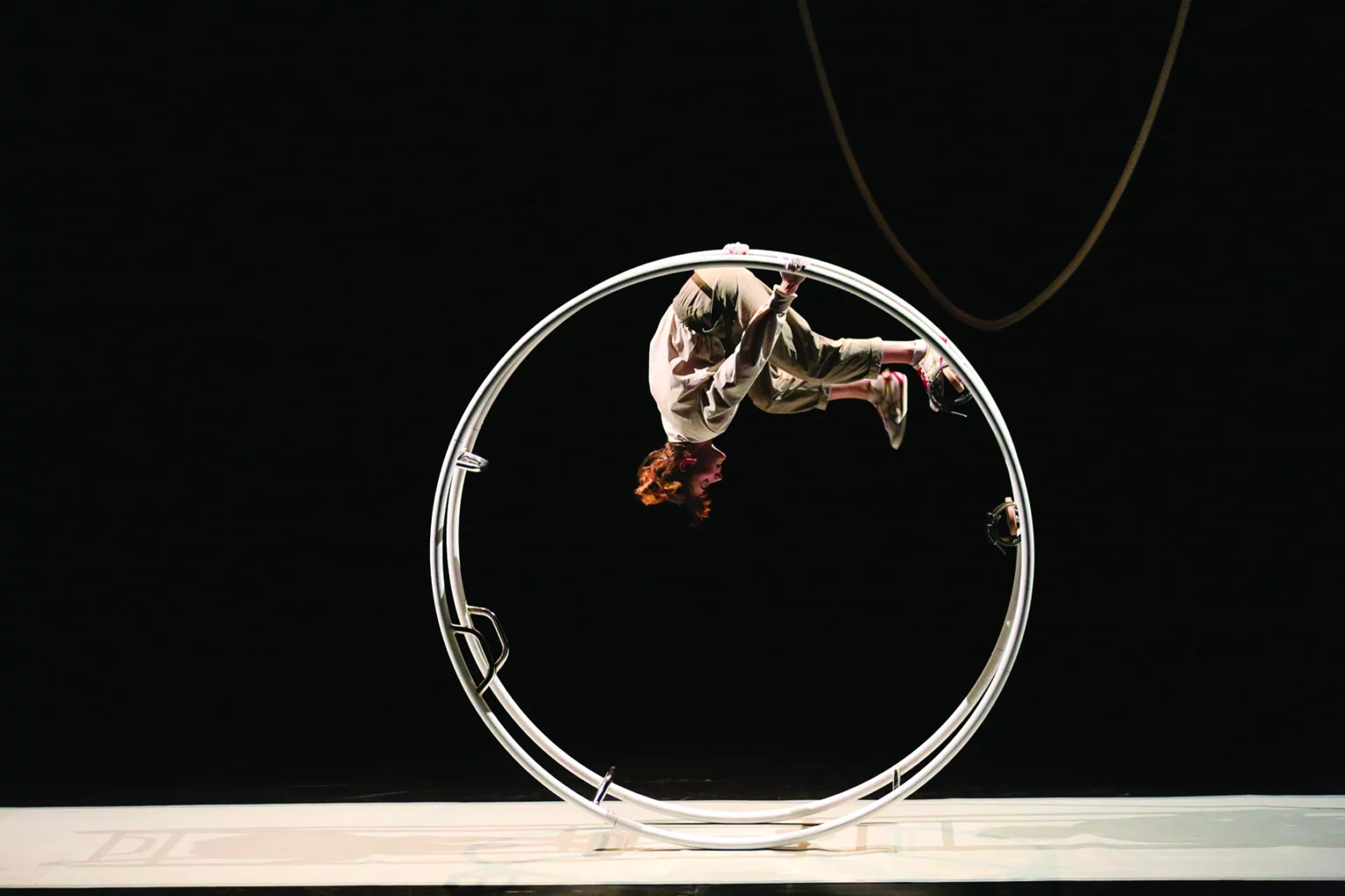 Madeleine Peylet dans Nouje, mise en scène de Jonathan Guichard, création 2022 à l’ENACR. Photo Samantha Le Gall.