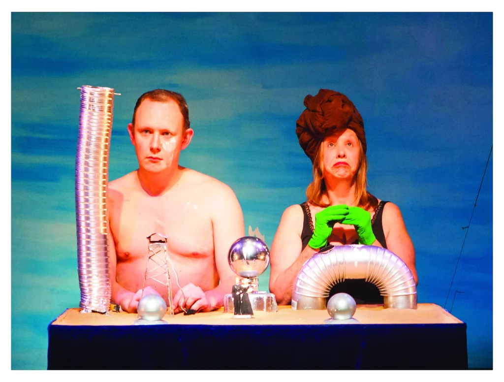 Ressacs, de et par Agnès Limbos et Gregory Houben, création 2015 à Bruxelles. Photo Alice Piemme.