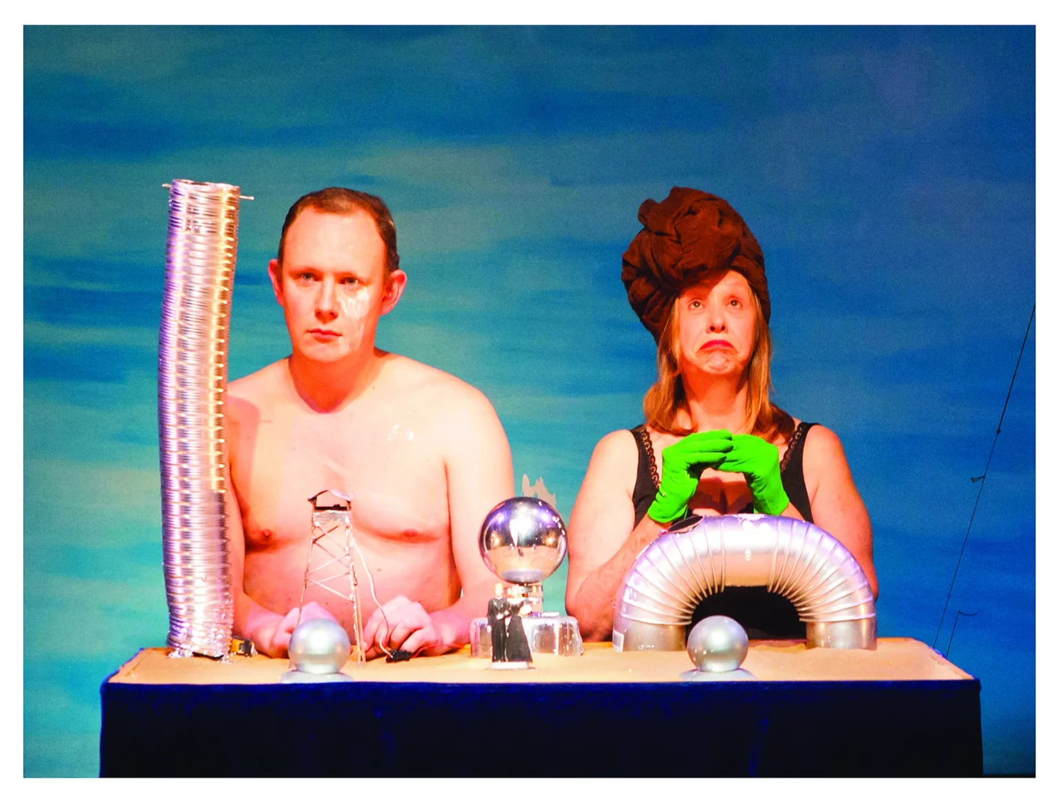 Ressacs, de et par Agnès Limbos et Gregory Houben, création 2015 à Bruxelles. Photo Alice Piemme.