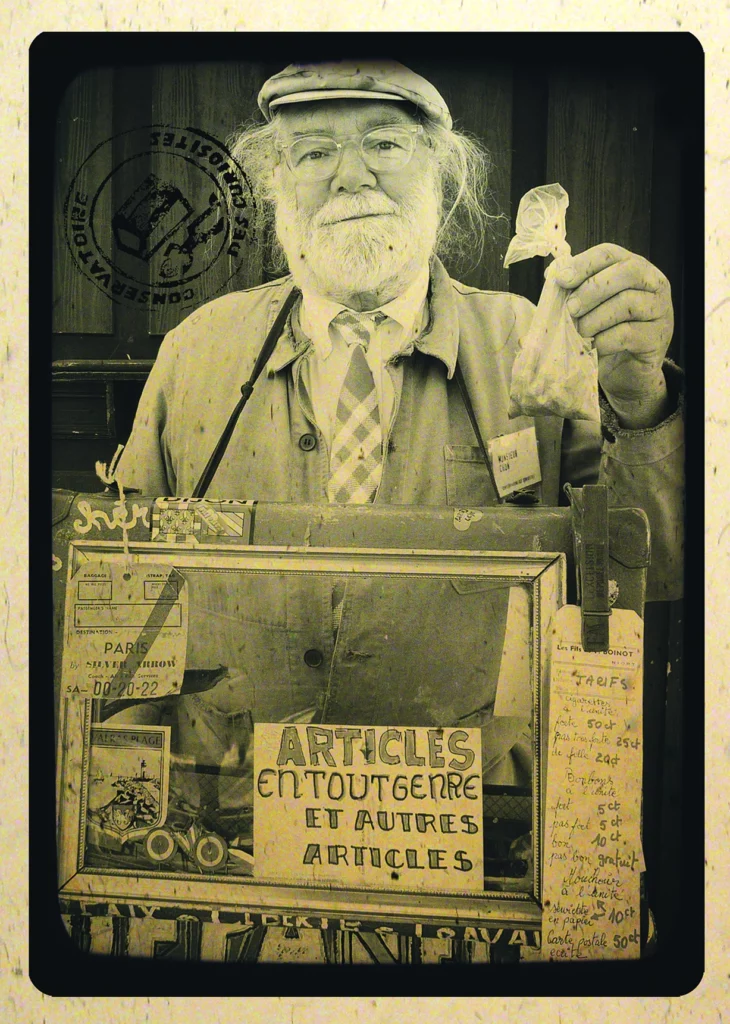 Le dépanneur, un drôle de truc de la Cie OpUS, avec Monsieur Chon, emploi consolidé. Photo Patrick Girot.