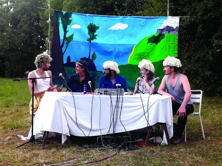 Château-bateau, mise en scène Mouton Collectif, création 2022.