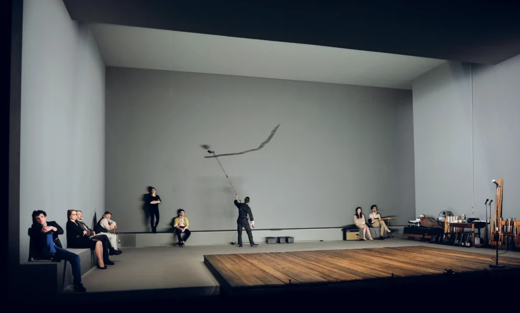 Matthieu Sampeur, Valérie Dréville, François Loriquet, Jean-Pierre Gos, Bénédicte Cerutti, Cédric Eeckhout, Marine Dillard, Mélodie Richard, Sébastien Pouderoux dans La Mouette de Tchekov, mise en scène Thomas Ostermeier, théâtre de Vidy, 2016. Photo Arno Declair.