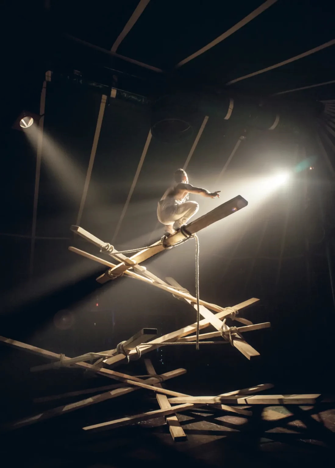 Secret (Temps 2) de Johann Le Guillerm, 2012. Photo David Dubost.